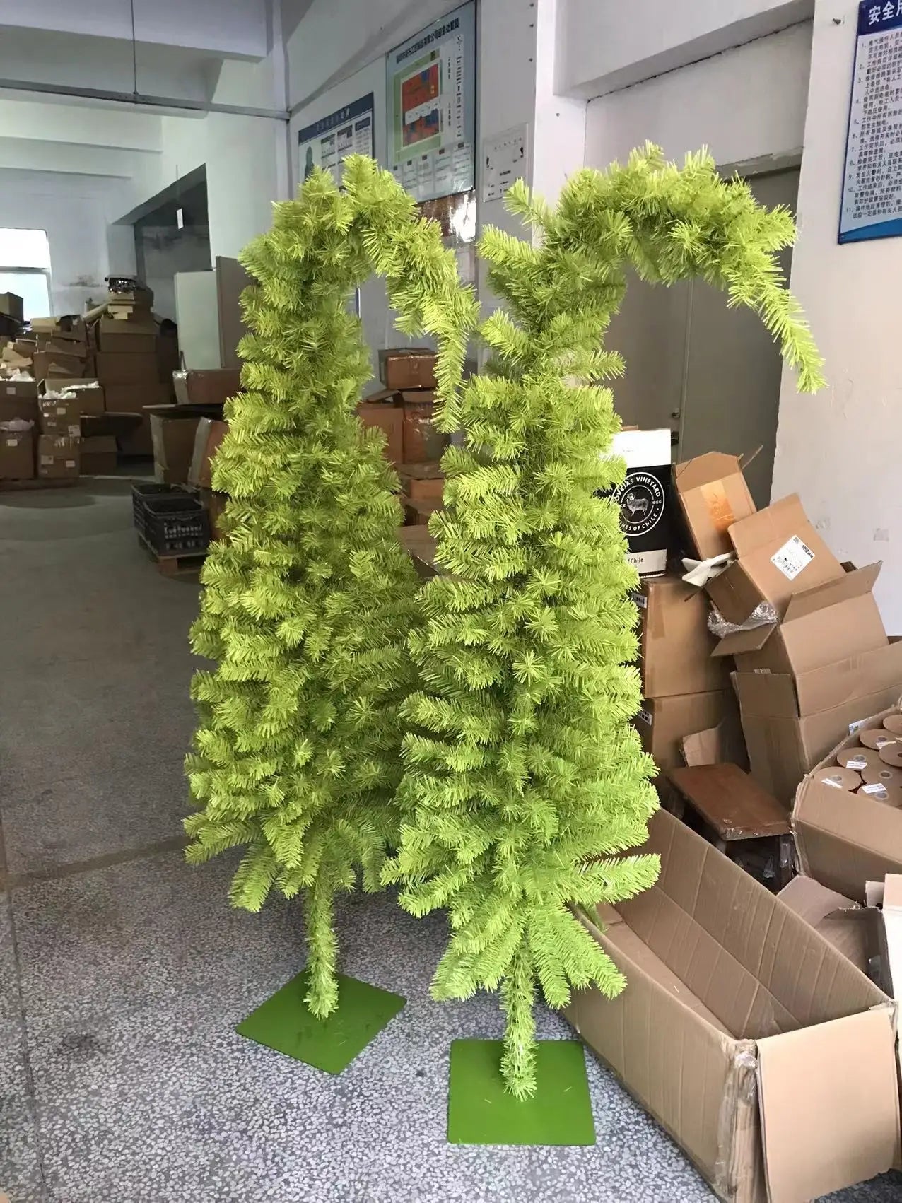 Hot Selling Artificial PVC Grinch Christmas Tree Whimsical Christmas Tree for Christmas Party Decor