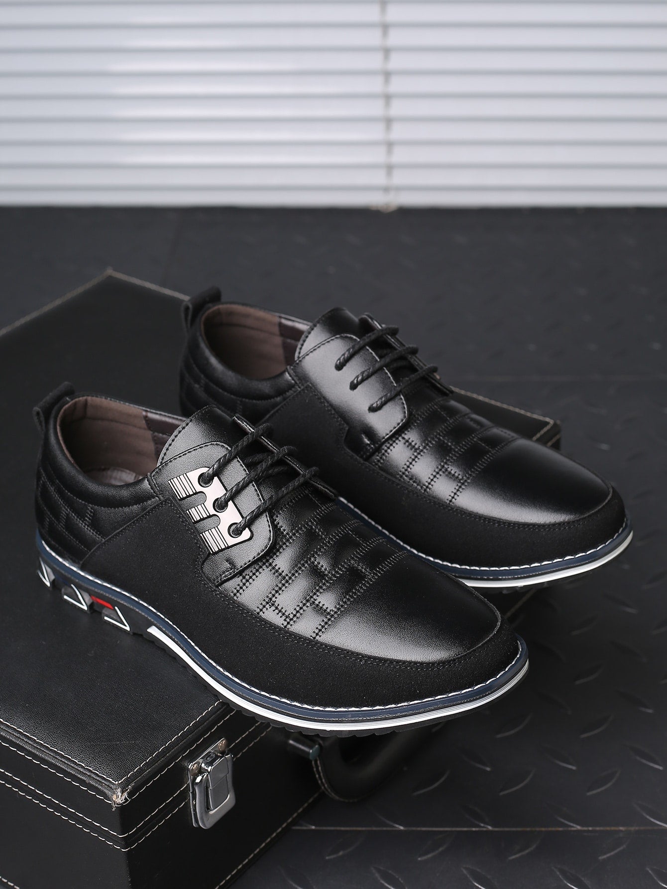 Men Stitch Detail Lace-Up Front Dress Shoes