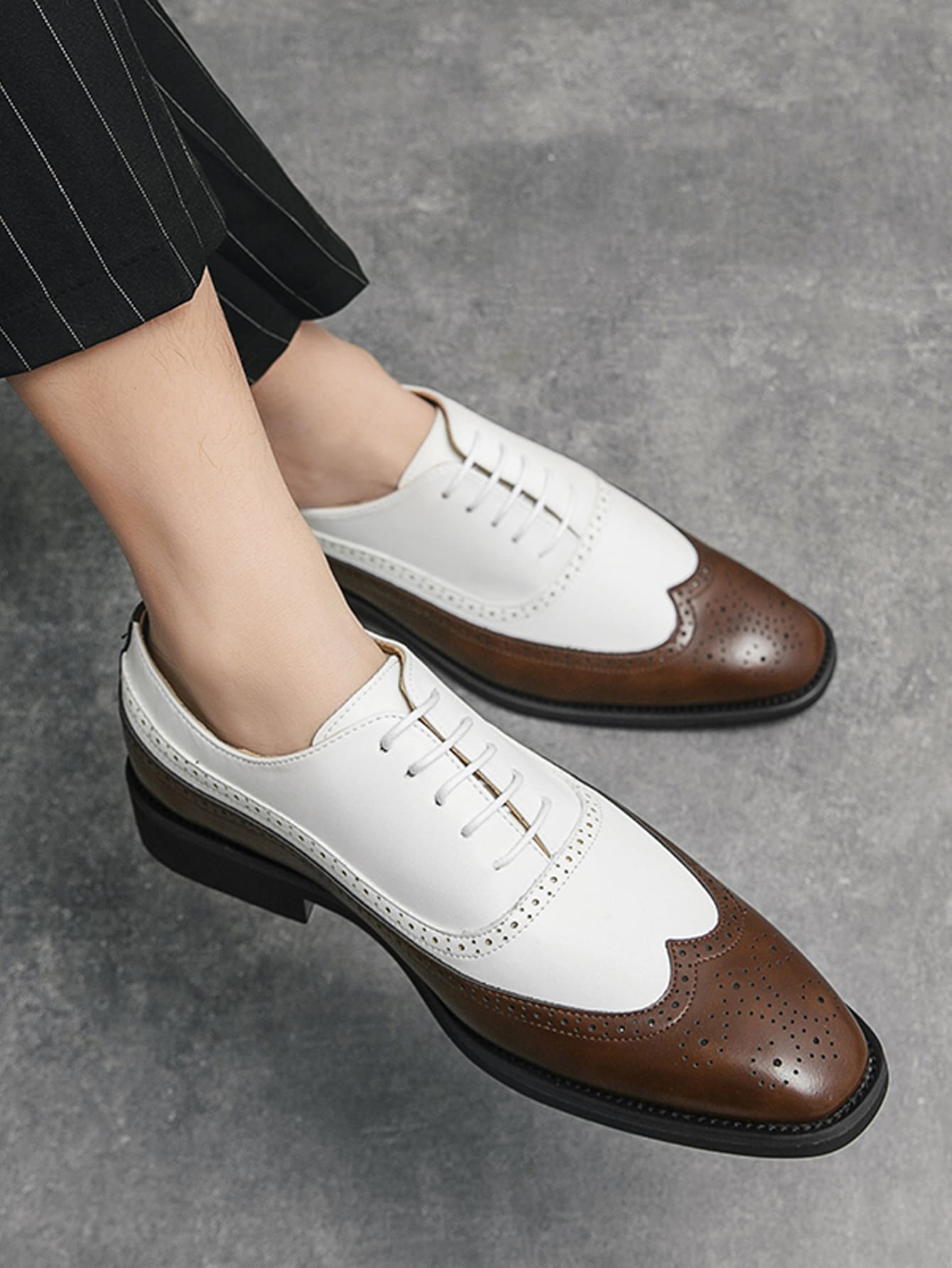 Men Two Tone Lace-up Front Wingtip Business Office Dress Shoes