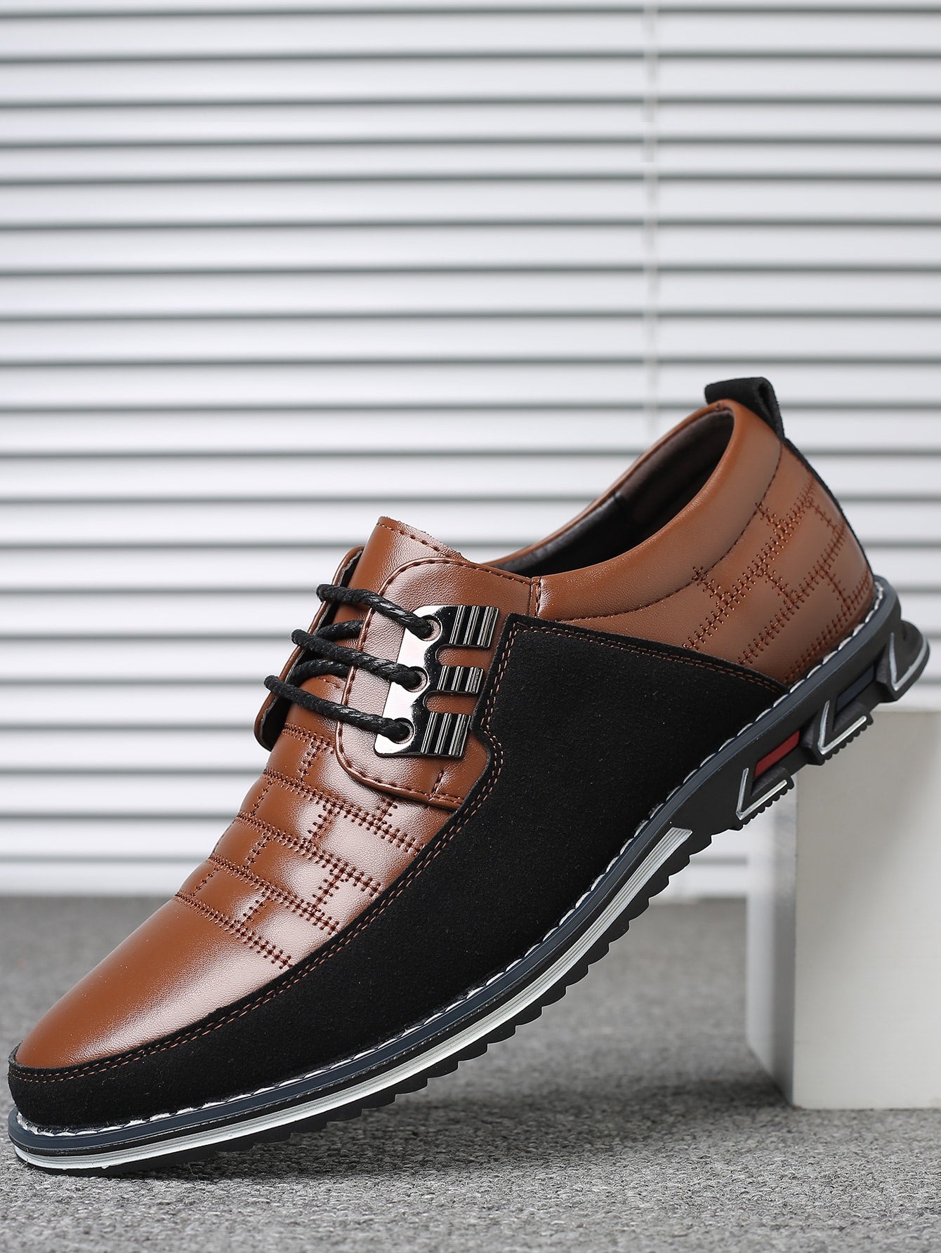 Men Stitch Detail Lace-Up Front Dress Shoes