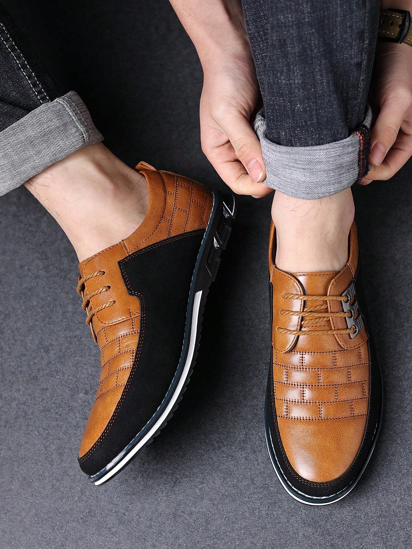 Men Stitch Detail Lace-Up Front Dress Shoes